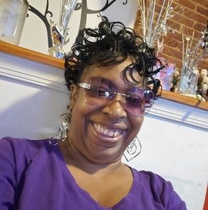 Meet your Posher, Phebe